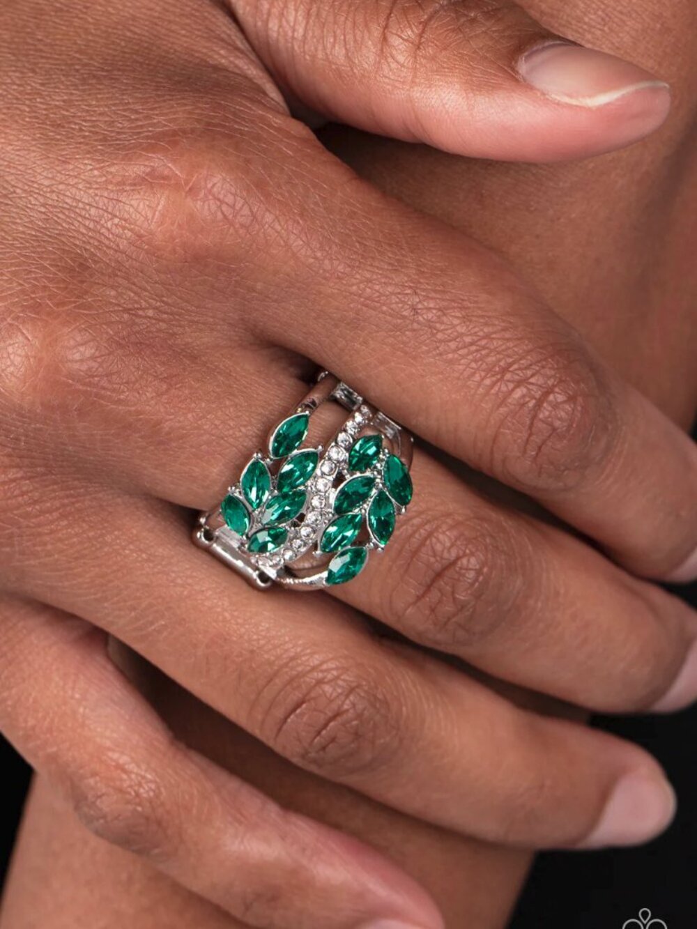 Paparazzi Jewelry Accessories - Luminously Leafy - Green Ring - Vintage